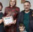 В Клинском информагентстве наградили победителей фотоконкурса «На субботник - всей семьей» - Серп и Молот