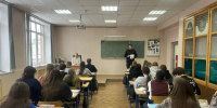 Зимний этап «Безопасности детства»: в Клину полицейские провели урок о правилах у железной дороги - Regions.Ru