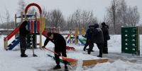 Масштабный субботник: почти 500 человек вышли расчистить наши дворы от снега - Regions.Ru